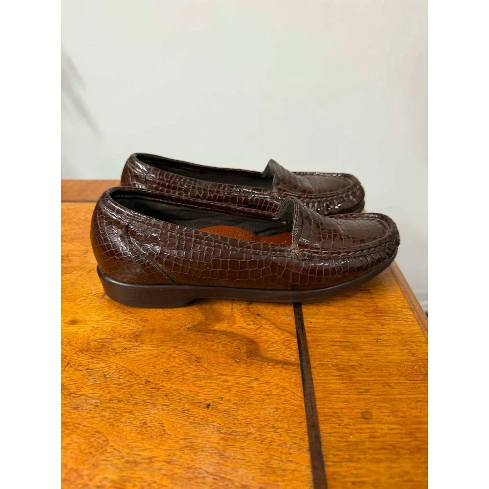 SAS Tripad 5.5 Comfort Red Brown Crocodile Embossed Loafers Womens Slip On Shoes
